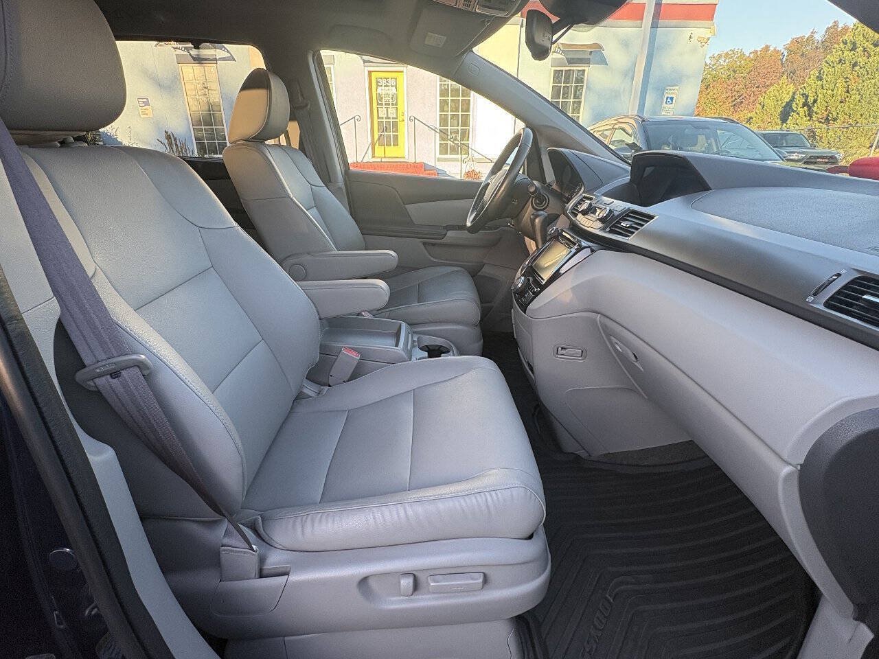 Used 2015 Honda Odyssey EX-L image 18
