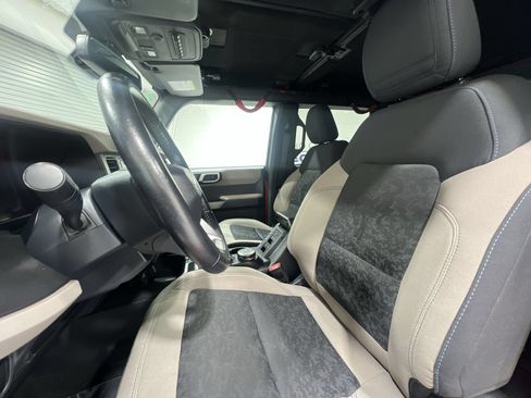 Used 2023 Ford Bronco Wildtrak AWD/4WD image 11