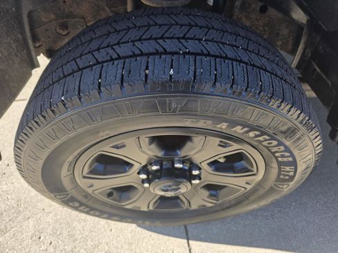 Used 2017 RAM 2500 Tradesman w/ Chrome Appearance Group image 56