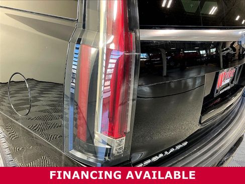 Used 2020 Cadillac Escalade Premium Luxury AWD/4WD image 20