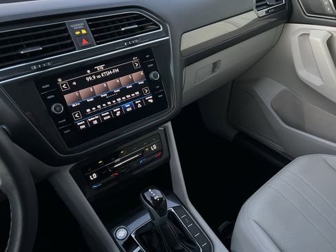 Certified 2023 Volkswagen Tiguan SE w/ Panoramic Sunroof Package image 18