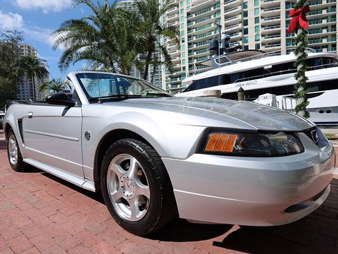 Used 2004 Ford Mustang Convertible image 24