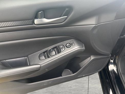 Used 2024 Nissan Altima 2.5 SV image 27