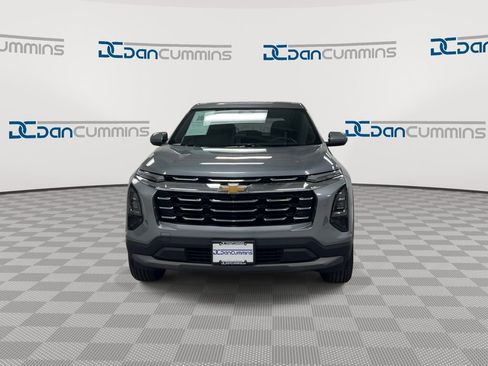 Used 2025 Chevrolet Equinox LT AWD/4WD image 3