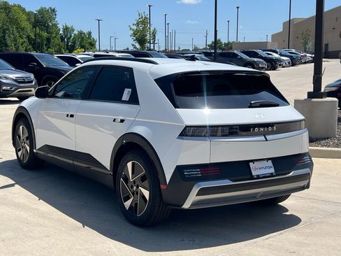 New 2025 Hyundai Ioniq 5 SEL image 10