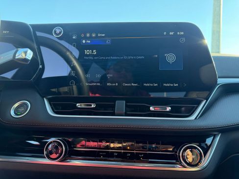 Used 2025 Chevrolet Equinox LT image 18