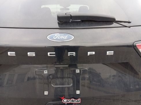 Used 2020 Ford Escape SE image 7