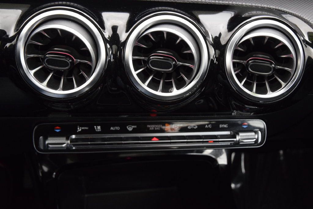Used 2023 Mercedes-Benz CLA 250 image 29
