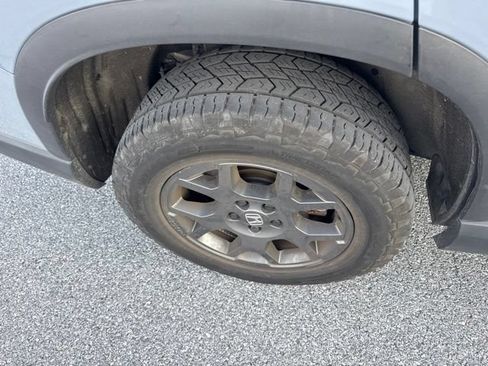 Certified 2025 Honda Pilot TrailSport image 12