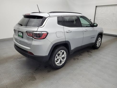 Used 2024 Jeep Compass Latitude image 10