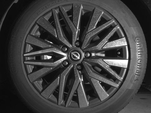 Used 2025 Nissan Altima 2.5 SV FWD image 12