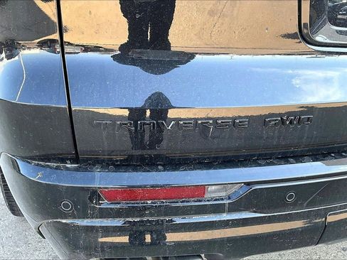 Used 2024 Chevrolet Traverse RS w/ LPO, Floor Liner Package image 6