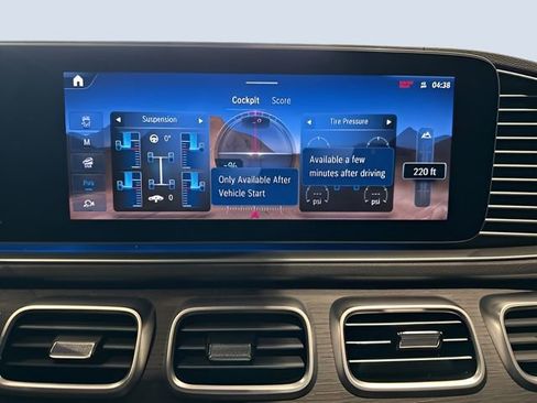 Used 2025 Mercedes-Benz GLS 450 4MATIC image 23