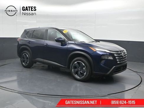 Used 2024 Nissan Rogue SV FWD image 4