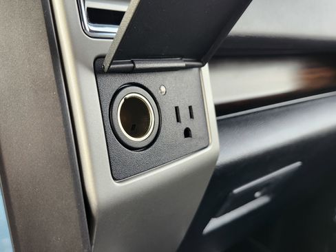 Used 2016 Ford F150 Lariat image 6