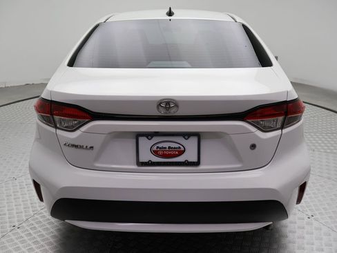 Certified 2022 Toyota Corolla L image 10