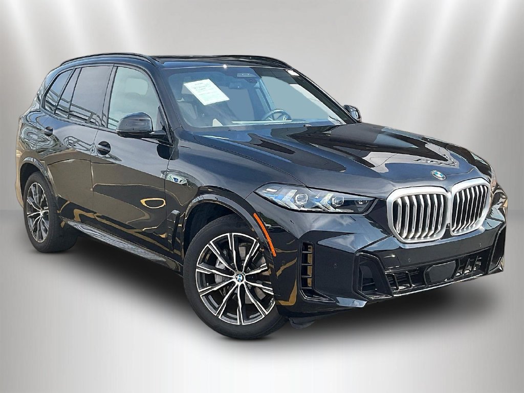 Used 2024 BMW X5 xDrive40i w/ M Sport Package AWD/4WD image 3