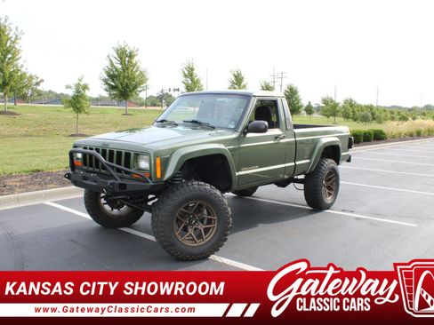 Used 1990 Jeep Comanche 2WD image 1