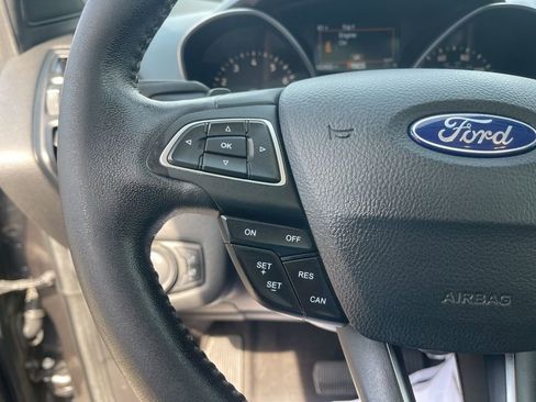 Used 2017 Ford Escape SE w/ Equipment Group 201A image 18
