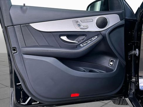 Used 2022 Mercedes-Benz GLC 300 image 19