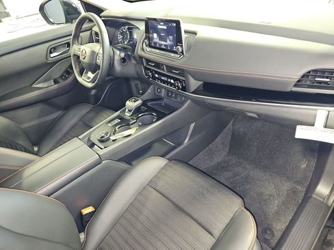 Used 2026 Nissan Rogue SV image 15