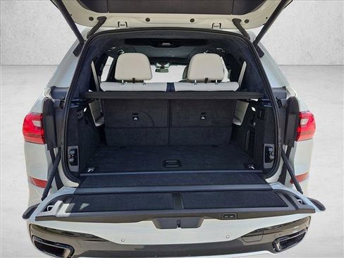 Used 2022 BMW X7 xDrive40i w/ M Sport Package image 6