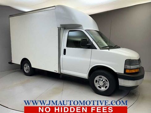 Used 2021 Chevrolet Express 3500 w/ Power Convenience Package image 7