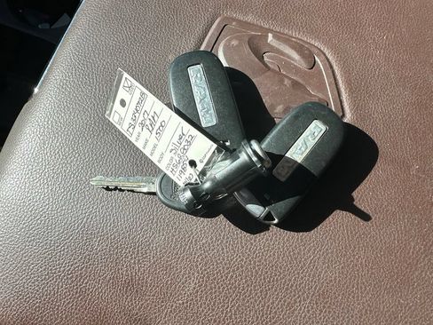 Used 2017 RAM 1500 Laramie w/ Convenience Group AWD/4WD image 19