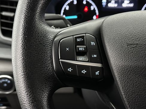 Used 2023 Ford Transit 350 XLT image 16