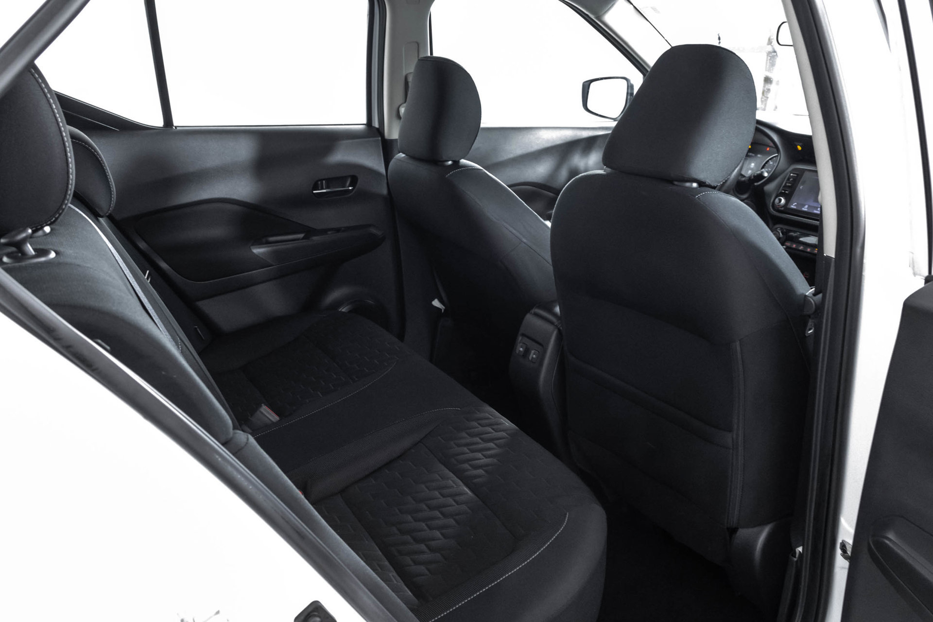 Used 2022 Nissan Kicks SV FWD image 37