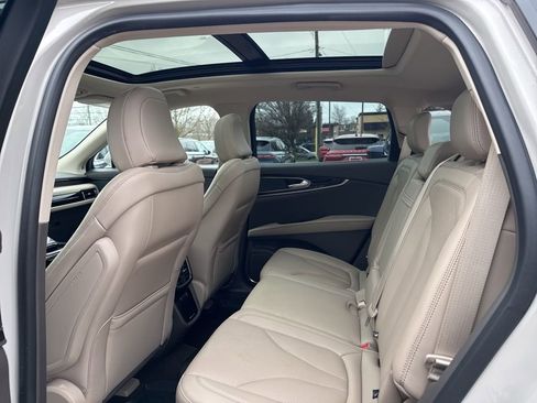 Used 2023 Lincoln Nautilus Reserve image 14