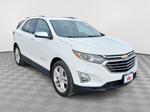 Used 2019 Chevrolet Equinox Premier image 3