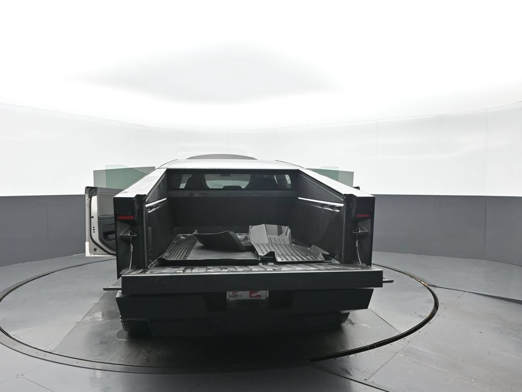 Used 2024 Tesla Cybertruck AWD Crew Cab image 23