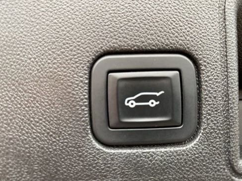 Used 2019 GMC Terrain SLT w/ Preferred Package image 30