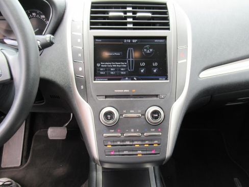 Used 2015 Lincoln MKC FWD image 22