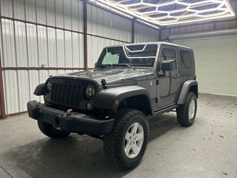 Used 2016 Jeep Wrangler Sport image 3