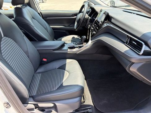 Used 2023 Toyota Camry SE FWD image 13