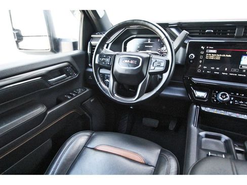 Used 2024 GMC Sierra 2500 AT4 w/ AT4 Preferred Package image 8