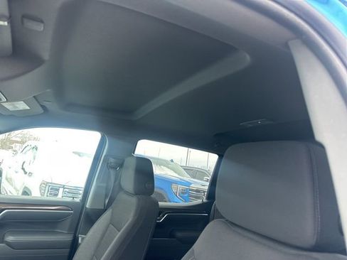 Used 2025 Chevrolet Silverado 1500 LT image 10