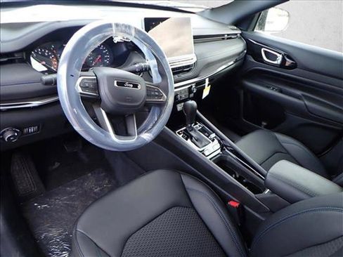 New 2026 Jeep Compass Latitude AWD/4WD image 10