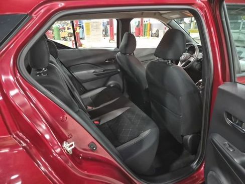 Used 2020 Nissan Kicks SV image 13