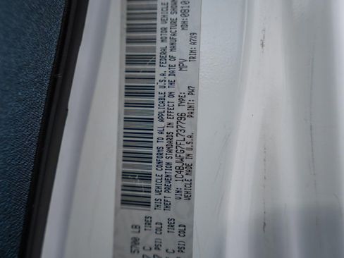 Used 2015 Jeep Wrangler Unlimited Rubicon w/ Connectivity Group image 32