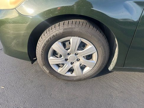 Used 2010 Toyota Camry LE image 6