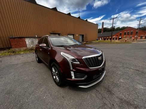 Used 2022 Cadillac XT5 Premium Luxury w/ Technology Package AWD/4WD image 3