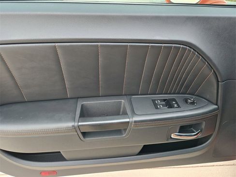 Used 2014 Dodge Challenger R/T image 30