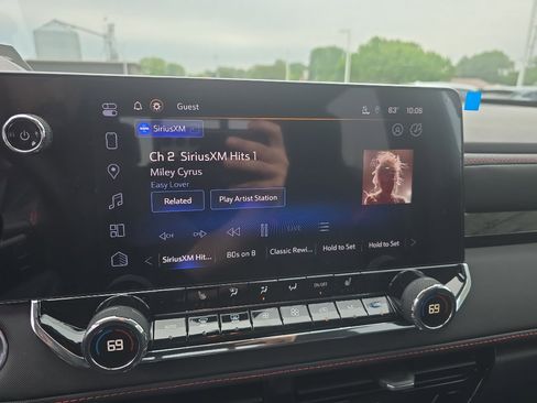 New 2025 Chevrolet Colorado Z71 image 16