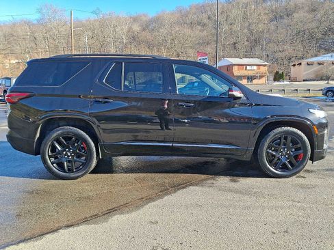 Used 2023 Chevrolet Traverse Premier w/ Redline Edition image 7