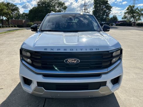 Used 2025 Ford Expedition Platinum AWD/4WD image 10
