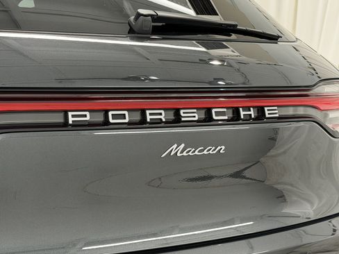Certified 2024 Porsche Macan AWD/4WD image 65
