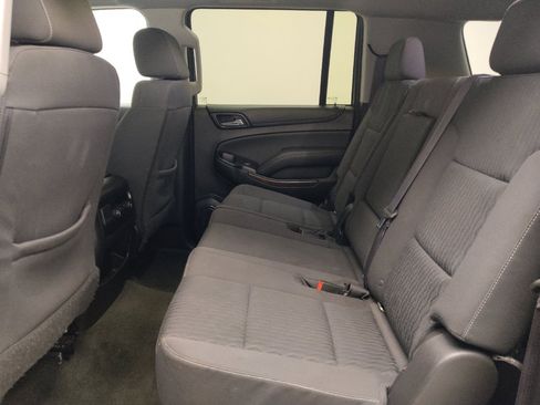 Used 2016 Chevrolet Suburban LS RWD image 18